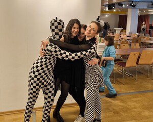 25